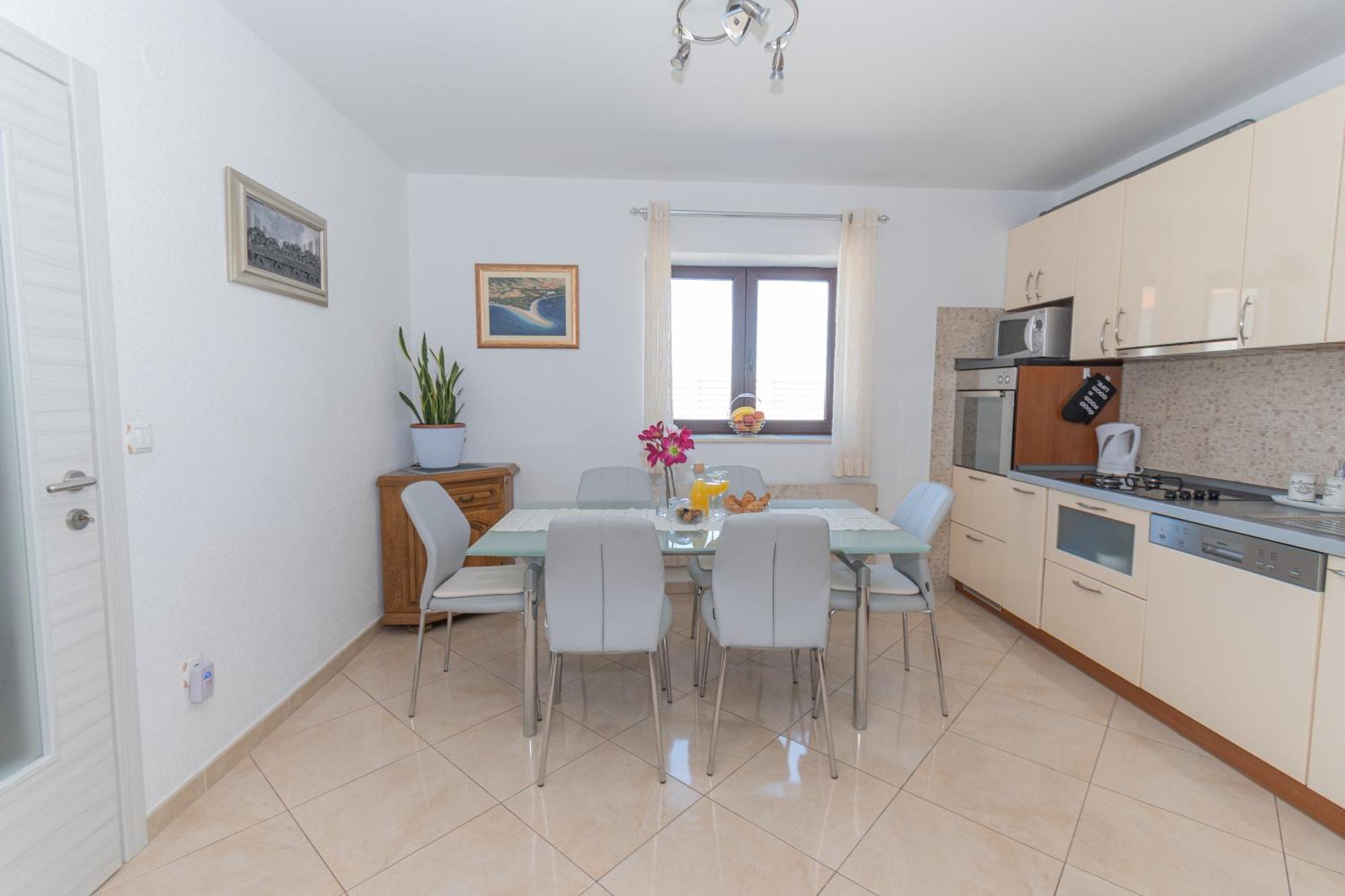 Spacious Villa For 10 With A Big Private Pool Trilj Exterior foto